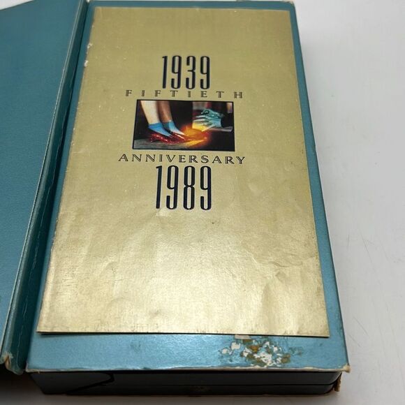 The Wizard of Oz w/ Collectors‎ Book 1989 VHS 50th Anniversary Edition - Picture 2 of 4